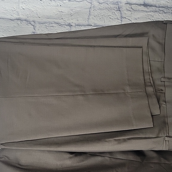 Mantoni Italian Made Taupe 2 Piece Wool Suit Jacket and Pants 46/40/31 - Picture 9 of 13